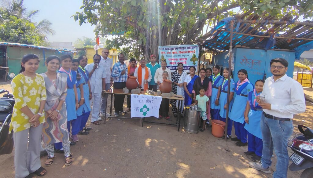 शरबत पानी का वितरण कर किया प्याऊ घर का शुभारंभ