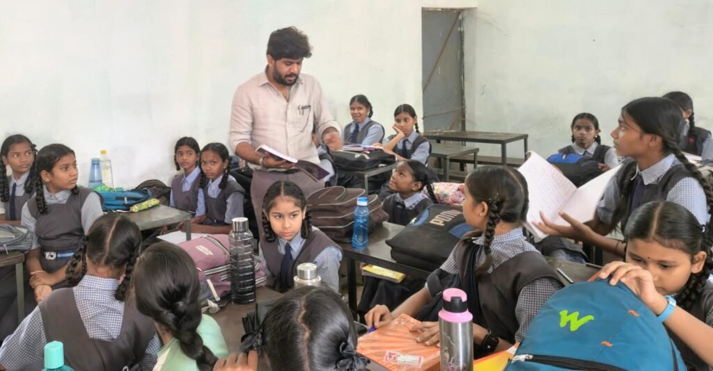 नियमित होमवर्क देकर कॉपियों की जांच करें शिक्षक-बीईओ
