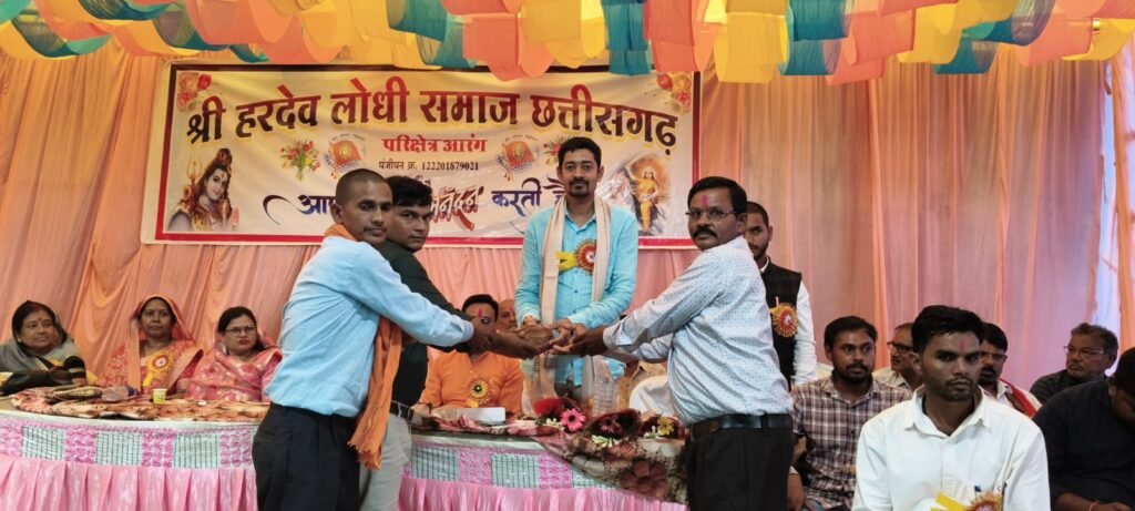 आरंग में धूमधाम से मनी वीरांगना अवंती बाई लोधी की जयंती-मेधावी विद्यार्थियों और समाज सेवियों का हुआ सम्मान