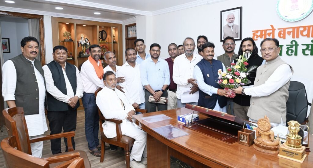 धीवर समाज महासभा छत्तीसगढ़ प्रदेश के प्रतिनिधिमंडल ने की मुख्यमंत्री से मुलाकात-इन विषयो पर हुई सार्थक चर्चा