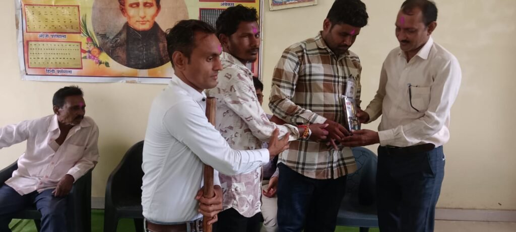अमर ज्योति दिव्यांग कल्याण संघ आरंग ने शिक्षक दिवस पर किया शिक्षको का सम्मान