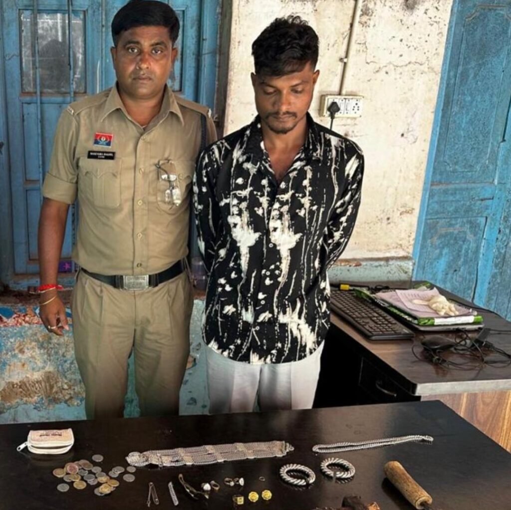 बिरबिरा दोहरा हत्याकांड में बड़ा खुलासा-एक वर्ष पूर्व मां की मृत्यु जादू-टोना से होने की शंका पर पड़ोसी ने किया था बुजुर्ग दंपति का कत्ल…